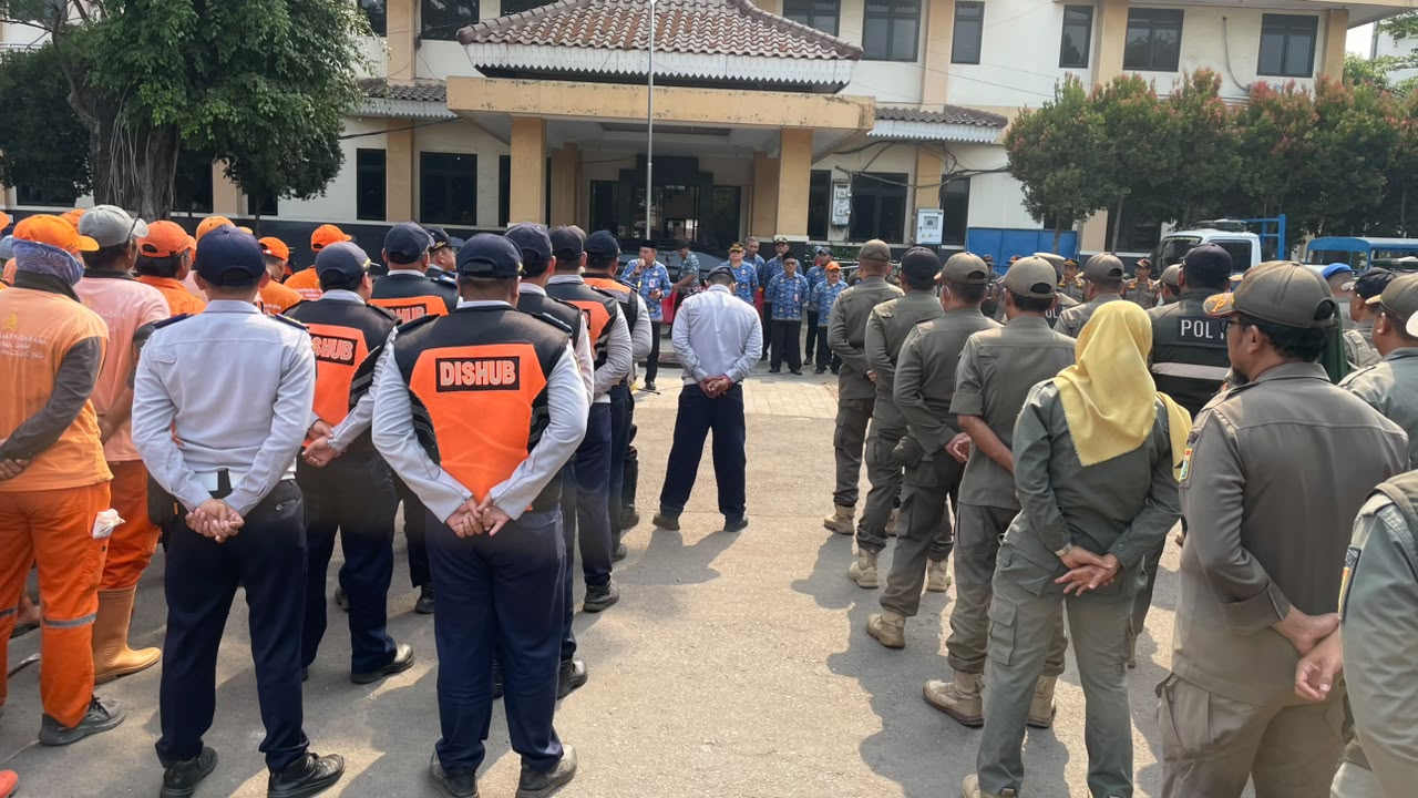 Tertibkan Bangunan Serta Parkir Liar di Jalan Inspeksi Kali Bang Lio 2