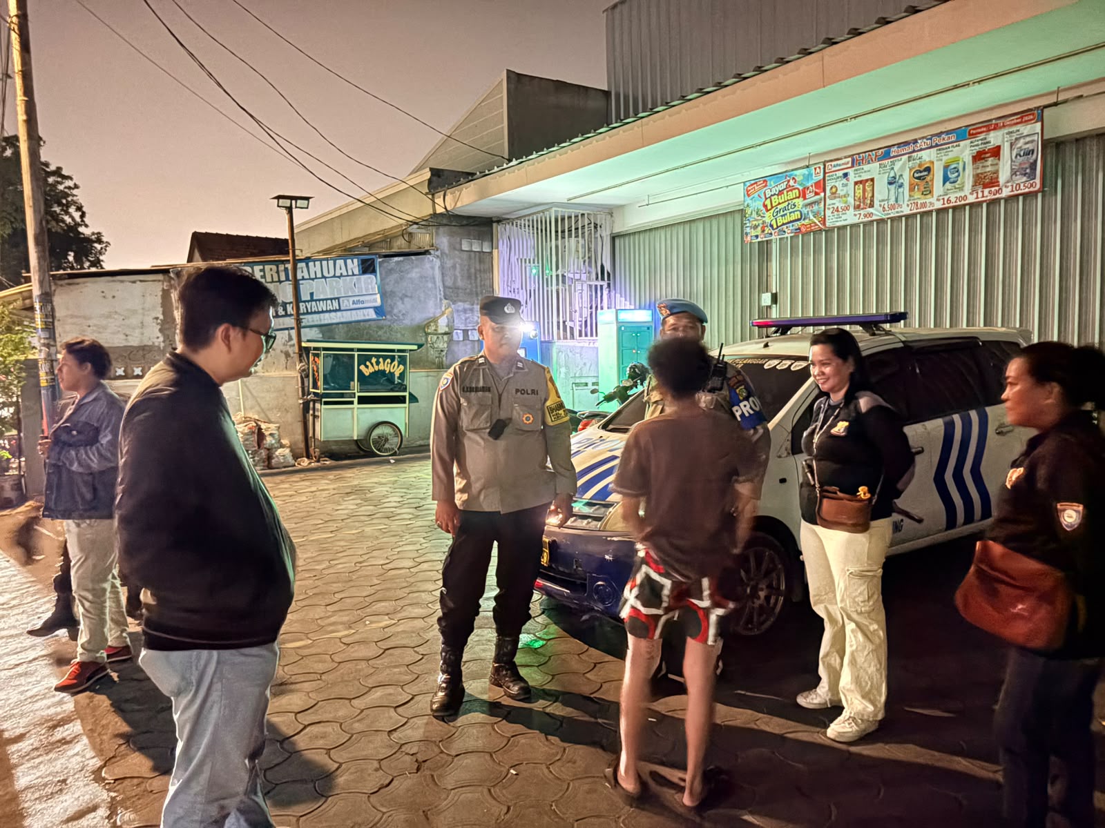 Patroli Kegiatan Rutin Yang Ditingkatkan (KRYD) bersama Polsek Cilincing 3