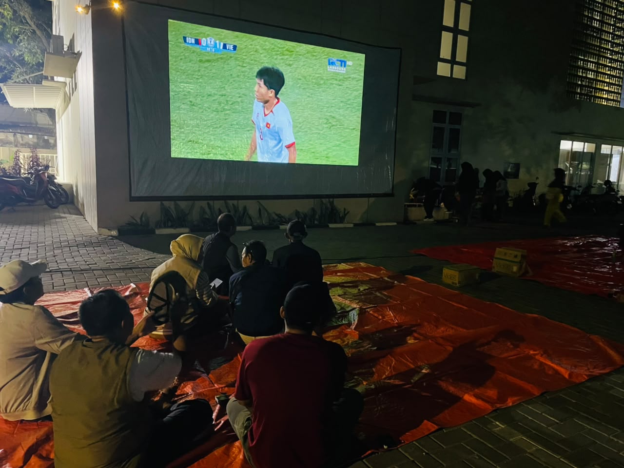 Kelurahan Semper Barat Gelar Nobar Piala AFF 2026 Indonesia vs Vietnam 3