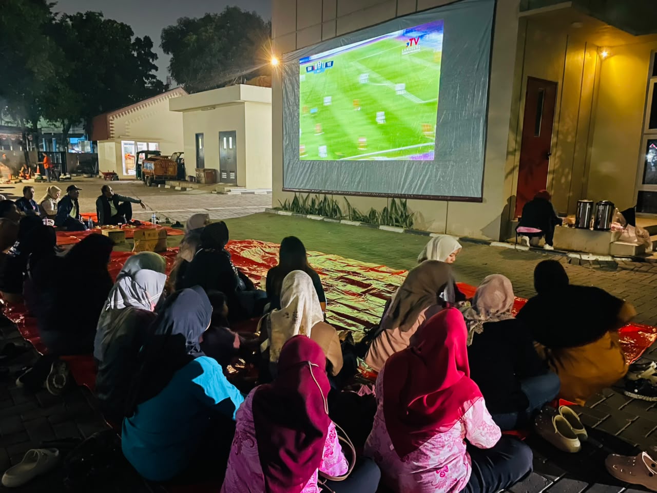 Kelurahan Semper Barat Gelar Nobar Piala AFF 2026 Indonesia vs Vietnam 4