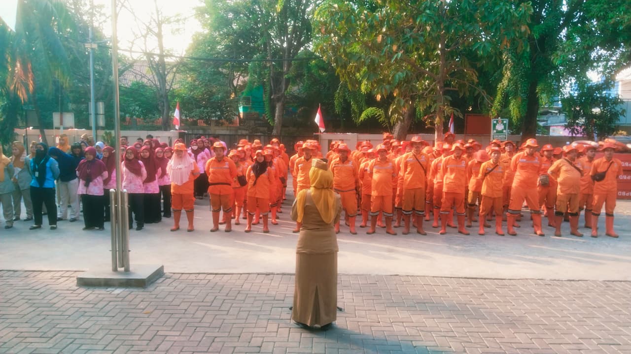 Apel Pagi Rutin yang diikuti oleh jajaran ASN dan PJLP Kelurahan Semper Barat. 2