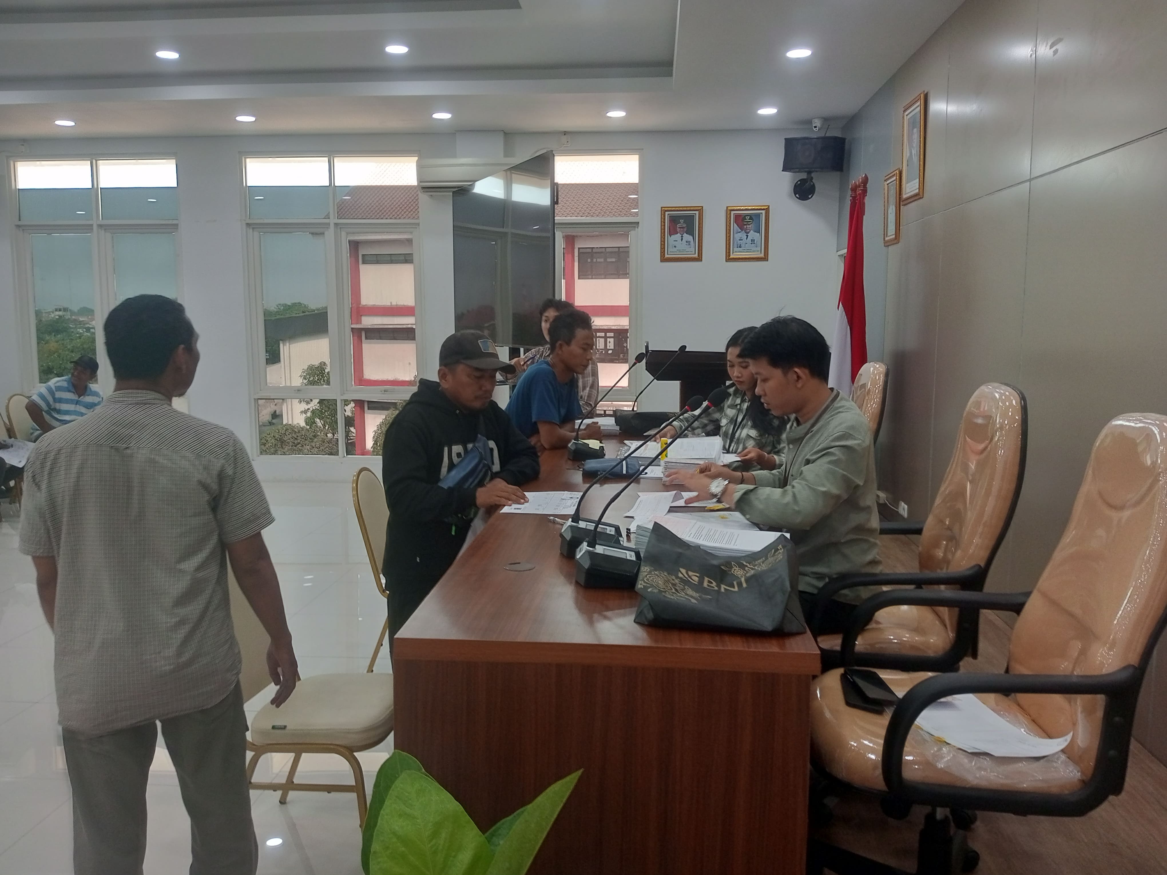 DPRKP DKI Jakarta Salurkan Bantuan Bedah Rumah untuk Warga Kelurahan Sukapura 4
