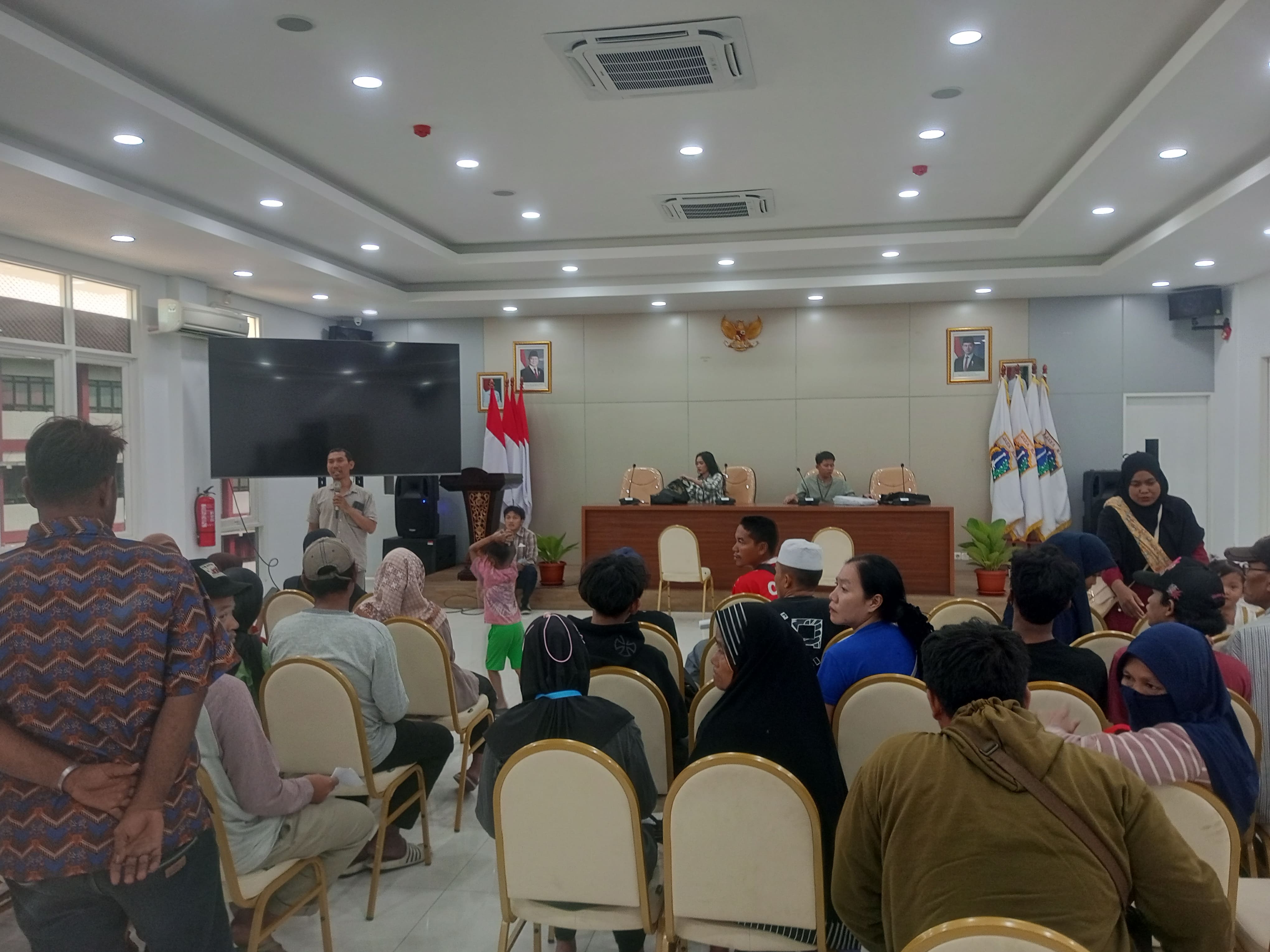 DPRKP DKI Jakarta Salurkan Bantuan Bedah Rumah untuk Warga Kelurahan Sukapura 1