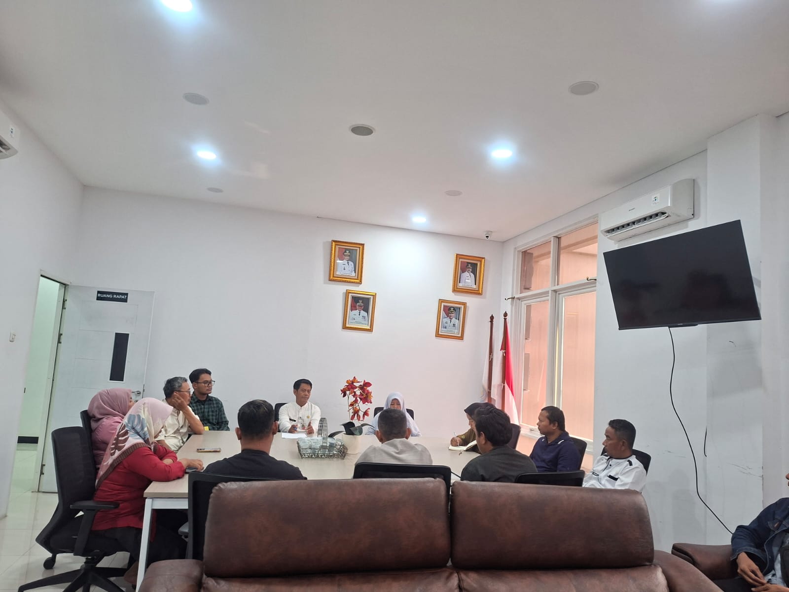 Perkuat Pelayanan Publik, Kelurahan Sukapura Gelar Rakor dan Briefing Wilayah 2
