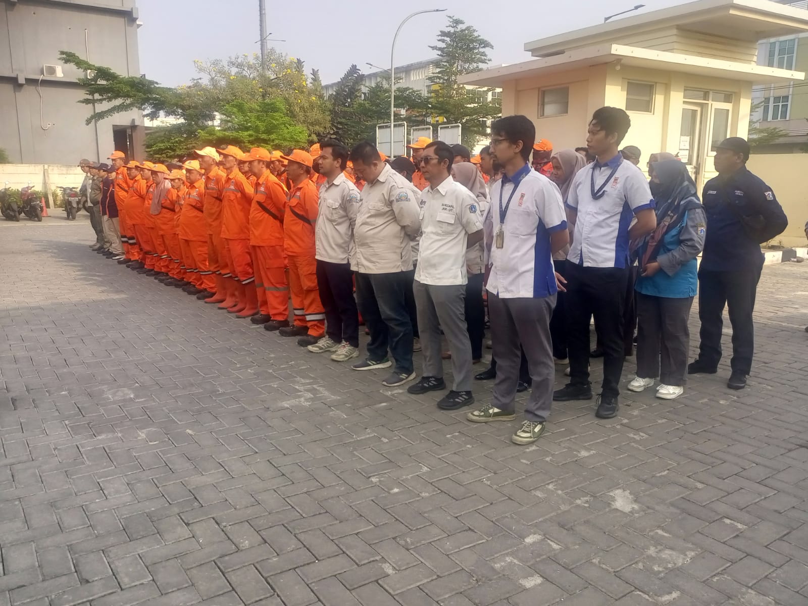 Giat Apel Senin Pagi Kelurahan Sukapura Bersama Kasie Kesra Kecamatan Cilincing 1