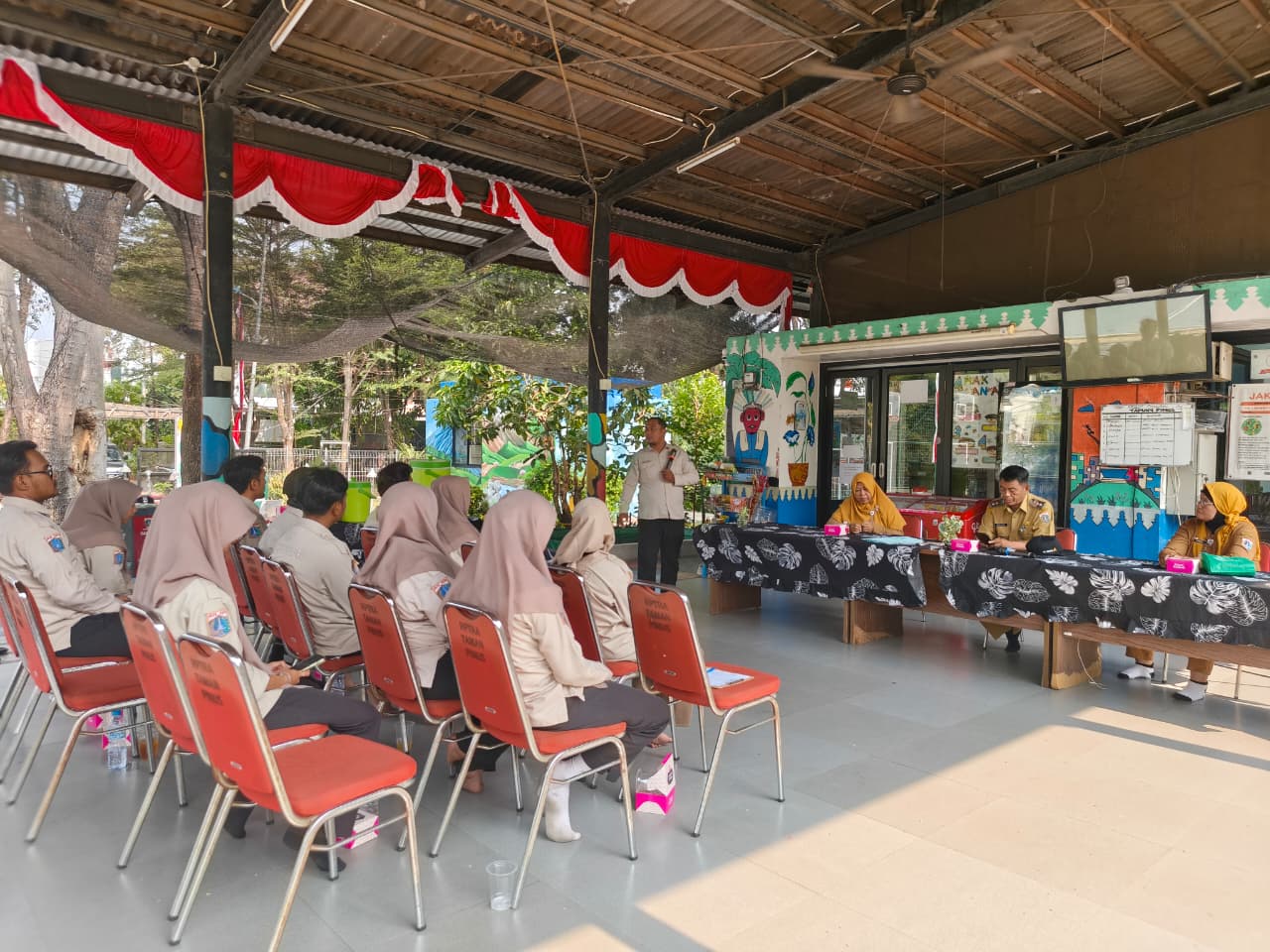 Kelurahan Sukapura Evaluasi Kinerja dan Fasilitas RPTRA dalam Pertemuan Rutin 1