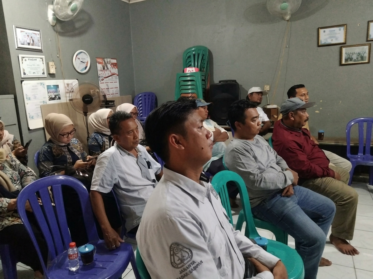 Tingkatkan Kesadaran Lingkungan, Pengurus RW 02 Sukapura Gelar Sosialisasi Pemilahan Sampah 2