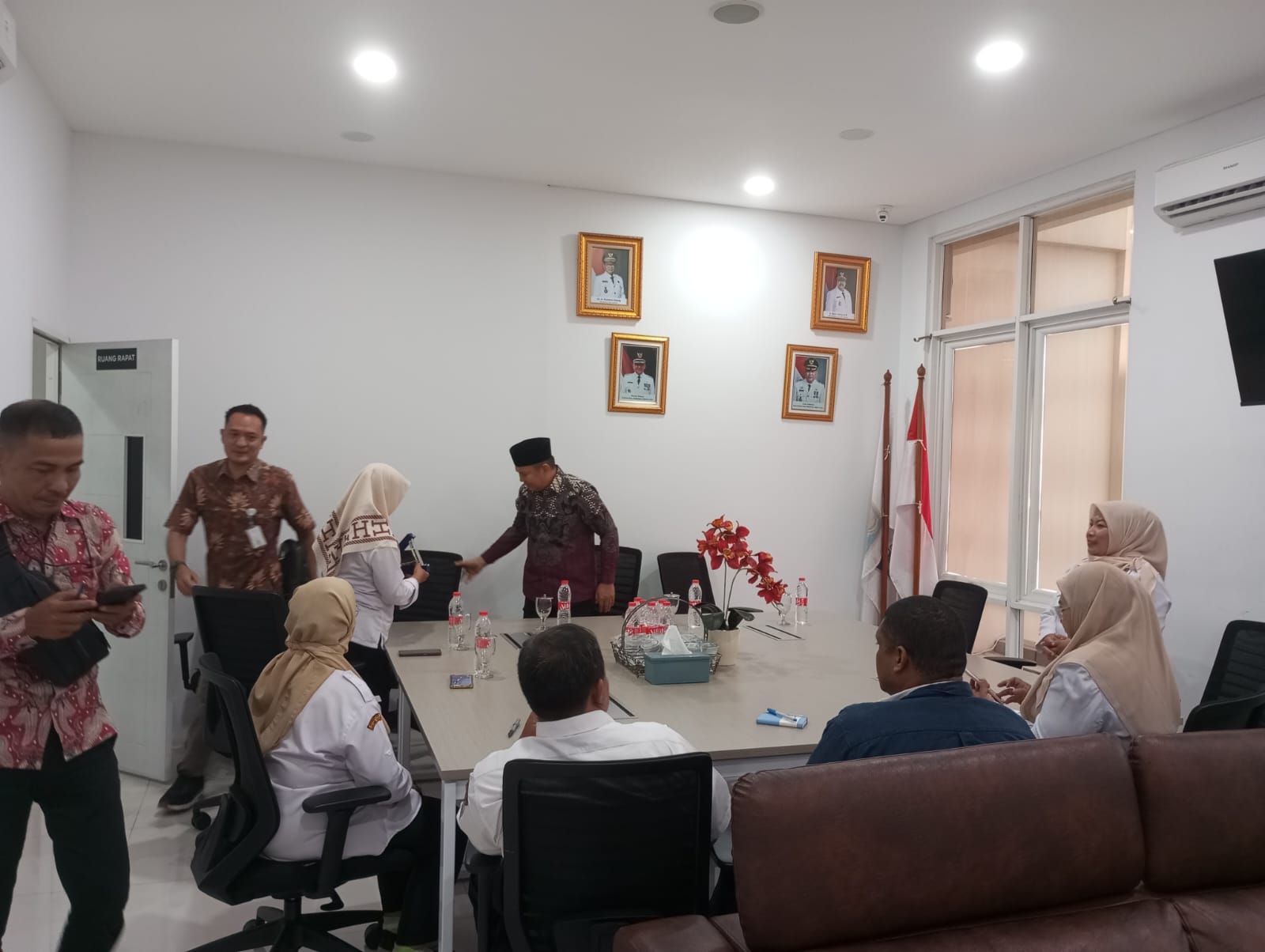 DPRD Kota Pangkal Pinang Lakukan Kunjungan Kerja ke Kelurahan Sukapura Terkait Pelayanan Akta Kependudukan 4