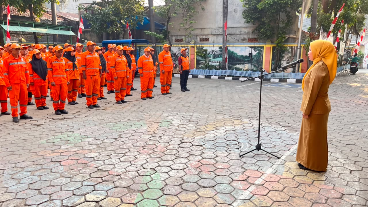 Apel Pagi Kelurahan Pademangan Timur: Mengawali Pekan dengan Disiplin, Koordinasi, dan Semangat Pelayanan 4