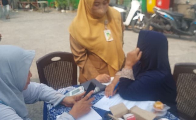 Posyandu RW 005 dan RW 012 Pademangan Timur : Bersama Menjaga Kesehatan Lansia dan Tumbuh Kembang Balita 4