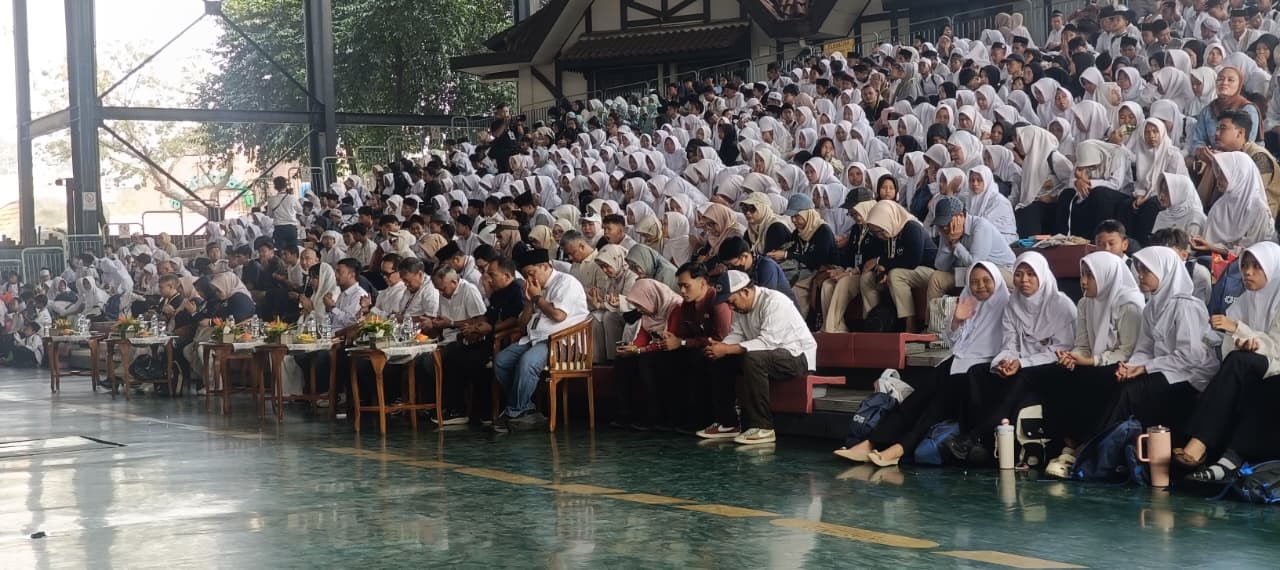 Gema Tadarus dan Santunan Anak Yatim Kehadiran Kelurahan Pademangan Timur dalam rangkaian HUT ke-41 Dunia Fantasi dan peringatan Maulid Nabi Muhammad SAW 2