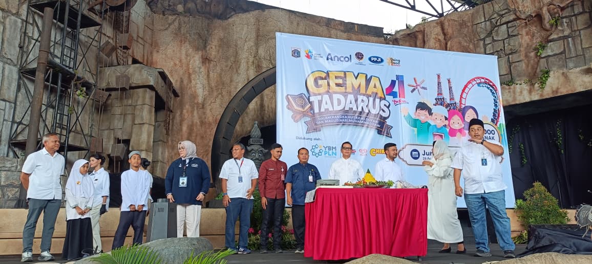 Gema Tadarus dan Santunan Anak Yatim Kehadiran Kelurahan Pademangan Timur dalam rangkaian HUT ke-41 Dunia Fantasi dan peringatan Maulid Nabi Muhammad SAW 4