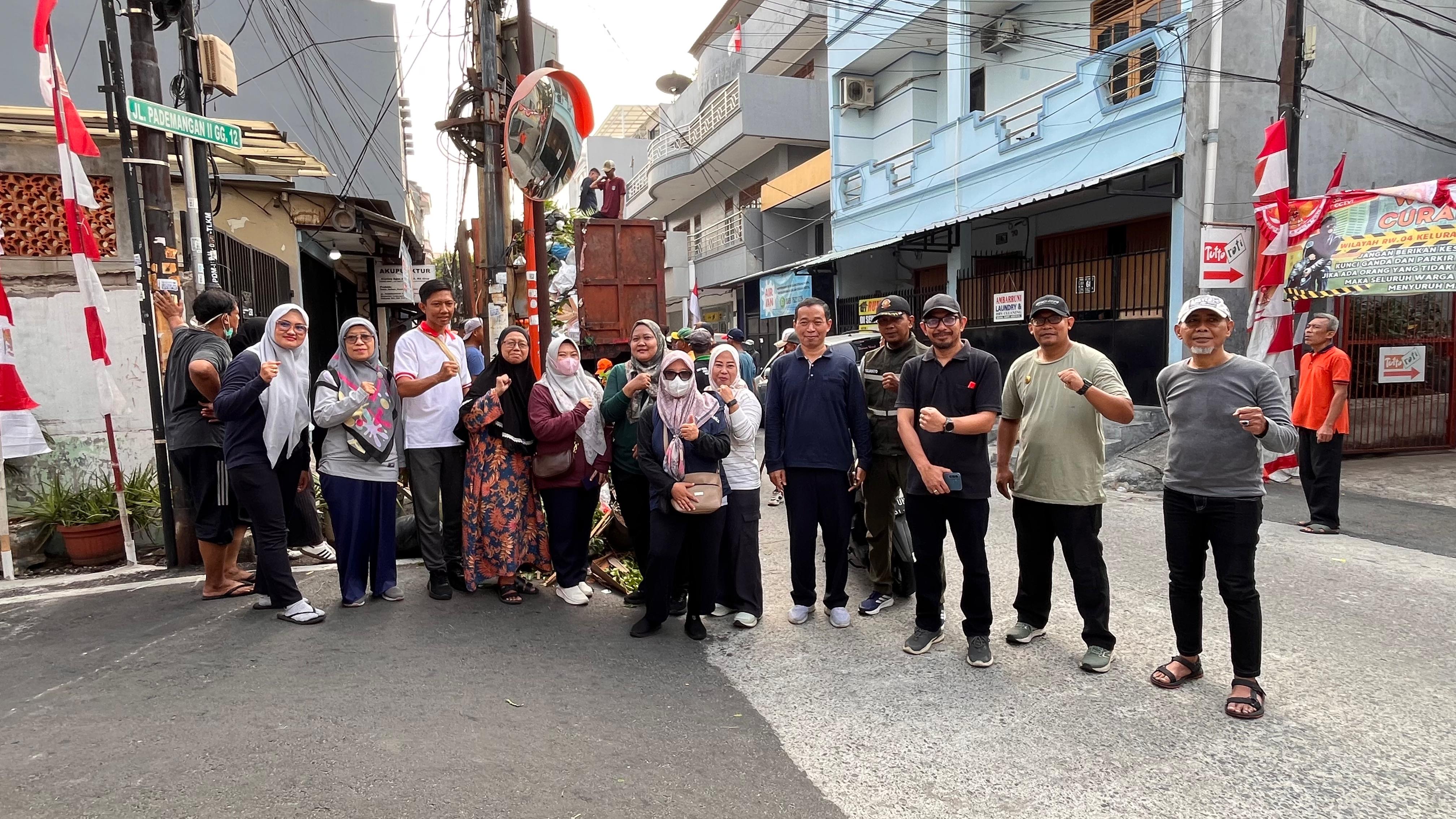 Grebek Kerja Bakti RW 005: Bersama Menata Lingkungan, Menguatkan Kebersamaan 4