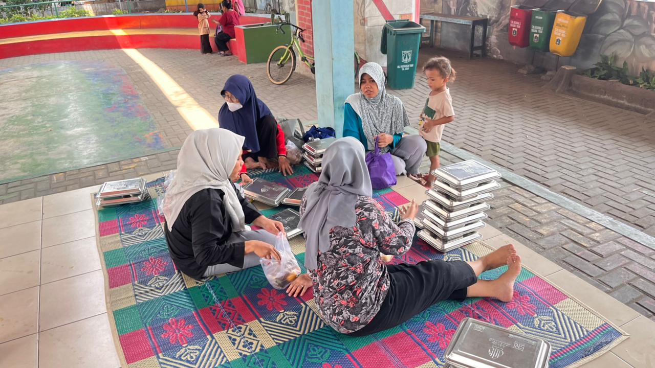 Pendistribusian MBG B3: Memperkuat Asupan Gizi bagi Generasi, Pemenuhan kebutuhan gizi kelompok rentan melalui pendistribusian MBG sebagai bagian dari upaya mendukung tumbuh kembang anak dan kesehatan ibu. 4
