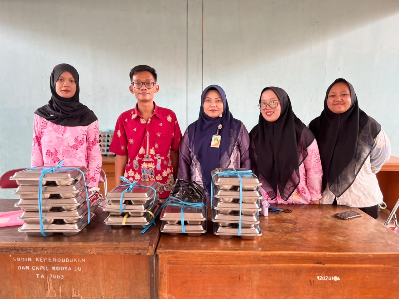Pelaksanaan Pendistribusian  MBG DI RPTRA Patimura demi  Memperkuat Pemenuhan Gizi dan Kepedulian terhadap Masyarakat 1