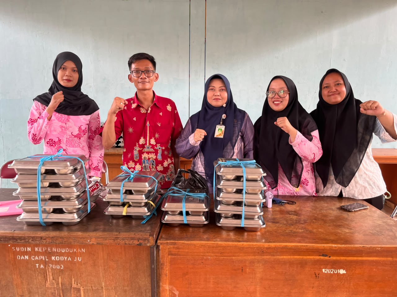 Pelaksanaan Pendistribusian  MBG DI RPTRA Patimura demi  Memperkuat Pemenuhan Gizi dan Kepedulian terhadap Masyarakat 6