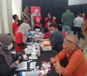 MONITORING LAYANAN KESEHATAN GRATIS DI WISMA ATLET Memperluas Akses Pemeriksaan dan Pelayanan Kesehatan bagi Masyarakat 1