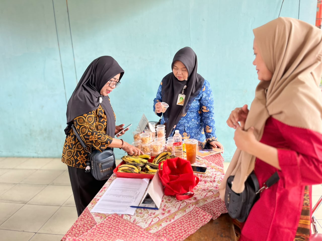 Pelaksanaan Posyandu Balita dan Lansia RW 010 Penguatan Layanan Kesehatan Dasar dan Pemberdayaan Masyarakat di Pademangan Timur 1