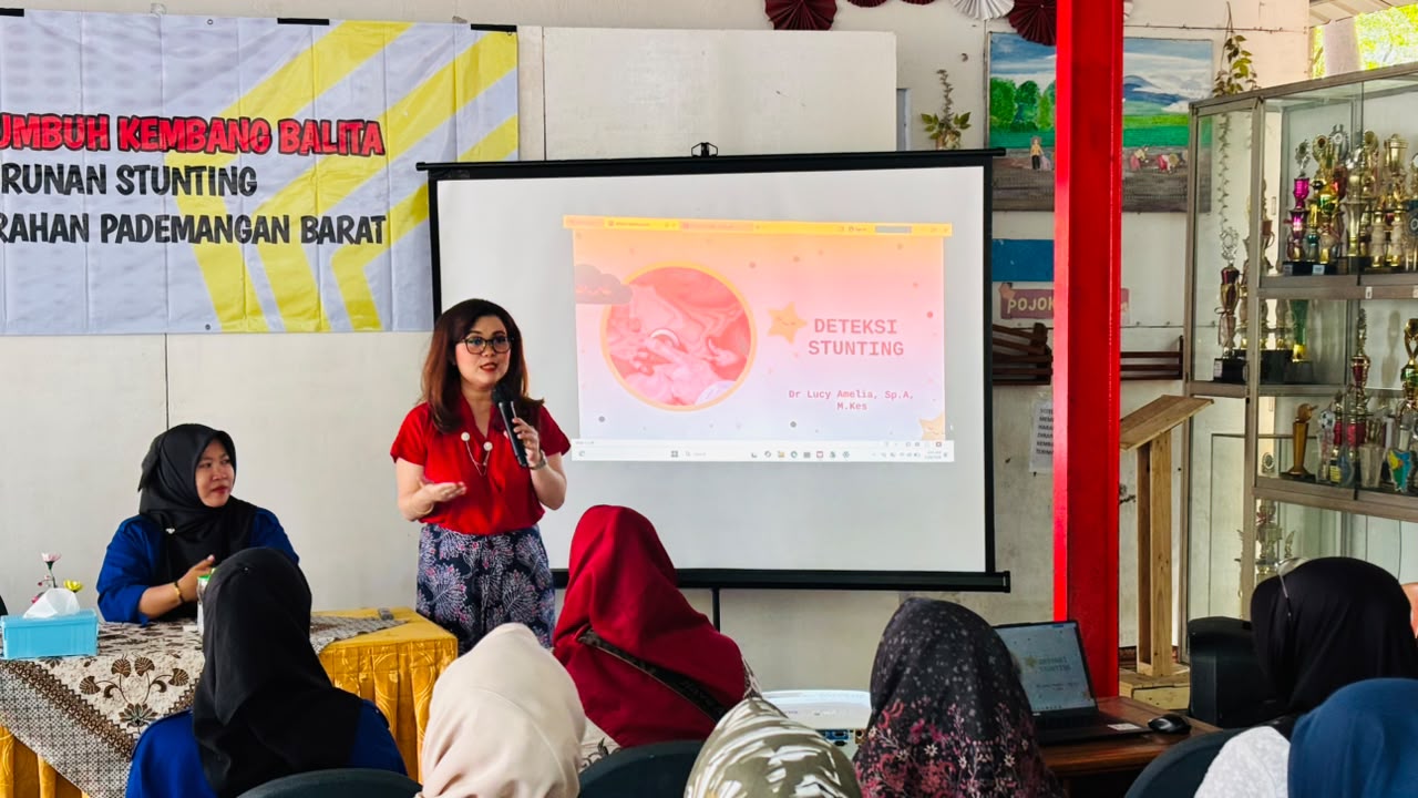 Peningkatan Wawasan Kader Tumbuh Kembang Anak Melalui Dana Alokasi Umum (DAU) Kelurahan Pademangan Barat Sesi I. 2