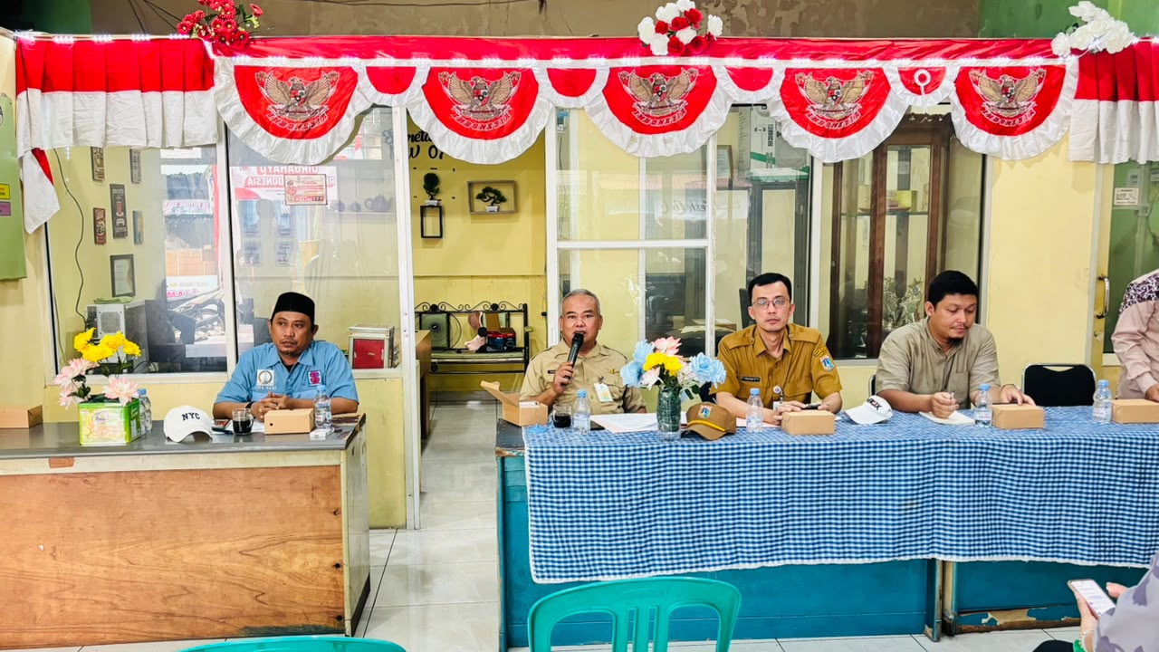 Pembentukan Kelompok Masyarakat ( POKMAS ) di wilayah RW 07. 4