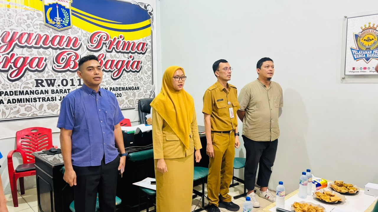 Pembentukan Kelompok Masyarakat ( POKMAS ) di wilayah RW 011. 4