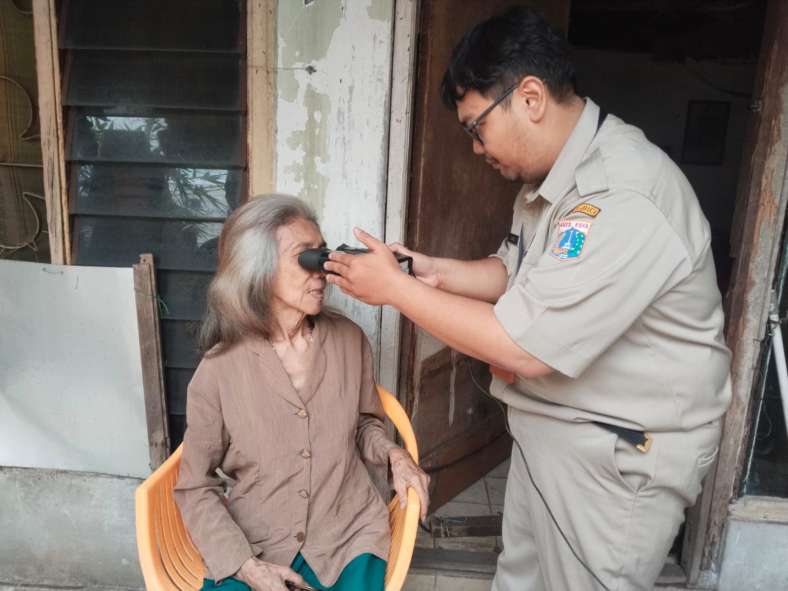Kelurahan Pademangan Barat Lakukan Pengecekan Kondisi Lansia dan Rumah Tidak Layak Huni di RW 01 4