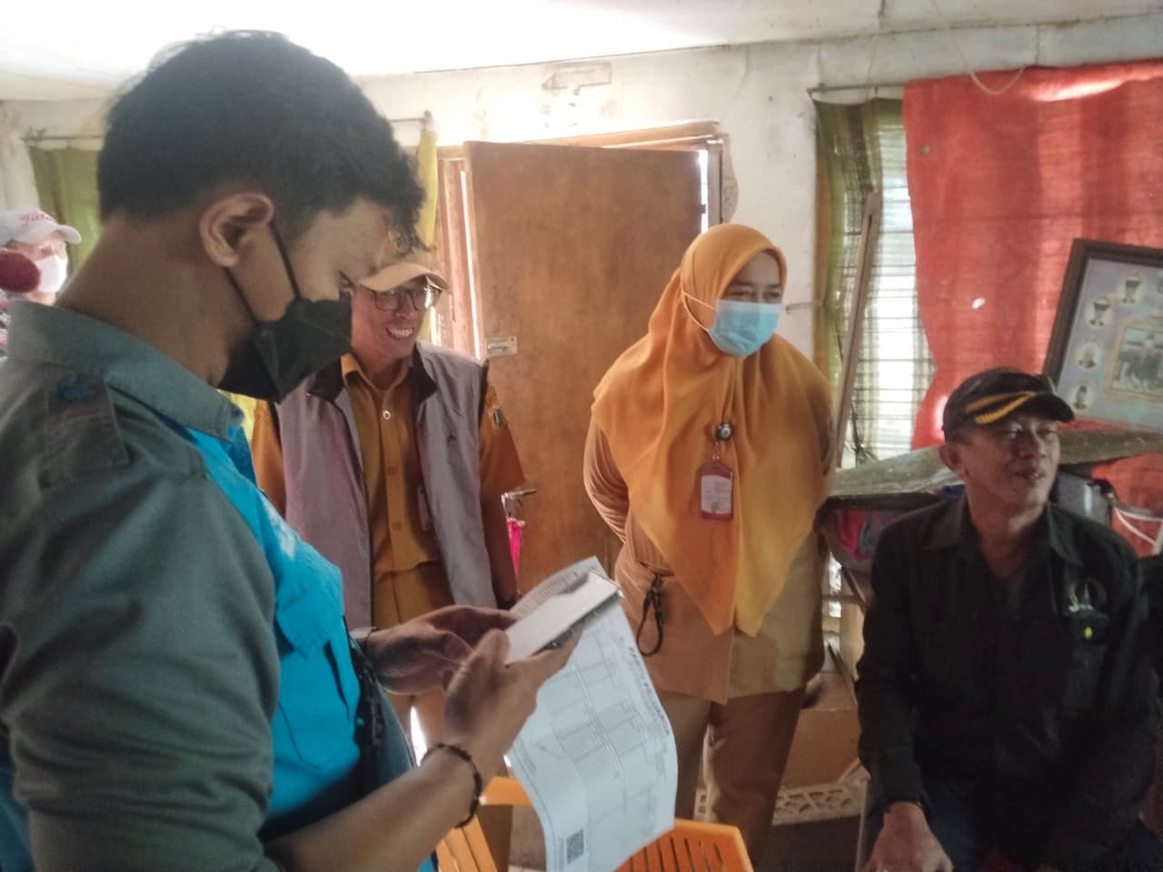 Kelurahan Pademangan Barat Lakukan Pengecekan Kondisi Lansia dan Rumah Tidak Layak Huni di RW 01 5