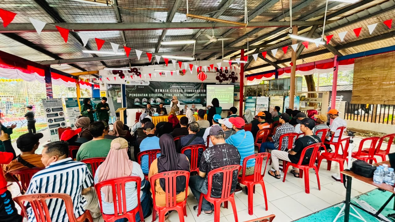 Kegiatan Pengabdian Kepada Masyarakat dari Universitas Negeri Jakarta dengan Tema Remaja Cerdas Berkarakter, Penguatan Literasi, Etika, dan Keterampilan Hidup di Era Digital. 2
