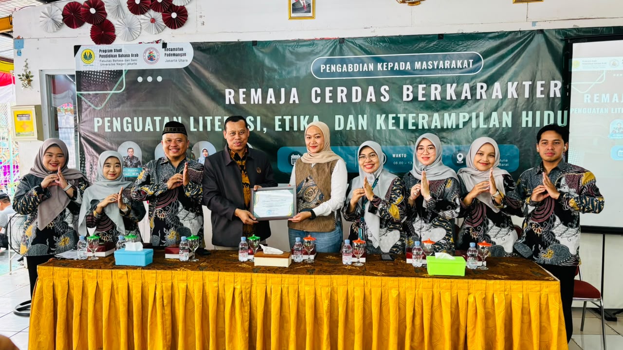 Kegiatan Pengabdian Kepada Masyarakat dari Universitas Negeri Jakarta dengan Tema Remaja Cerdas Berkarakter, Penguatan Literasi, Etika, dan Keterampilan Hidup di Era Digital. 5
