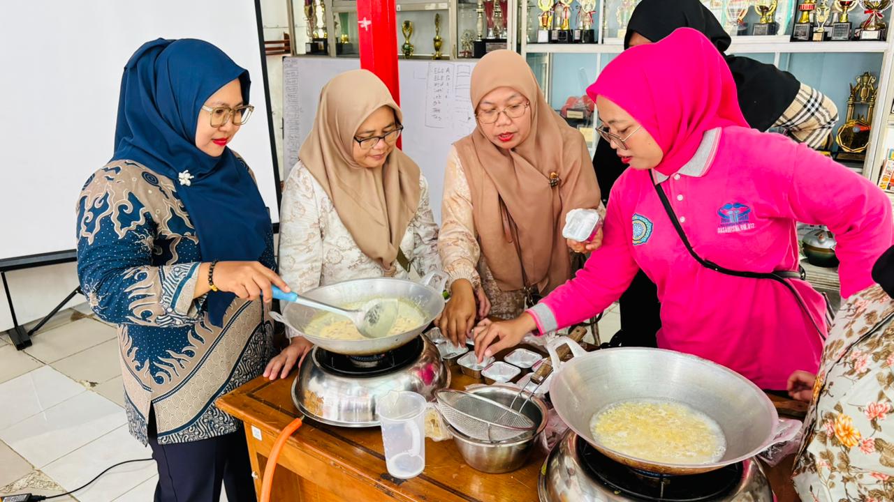 Pelatihan Kewirausahaan Komoditi Makanan di RPTRA Budi Mulia 2