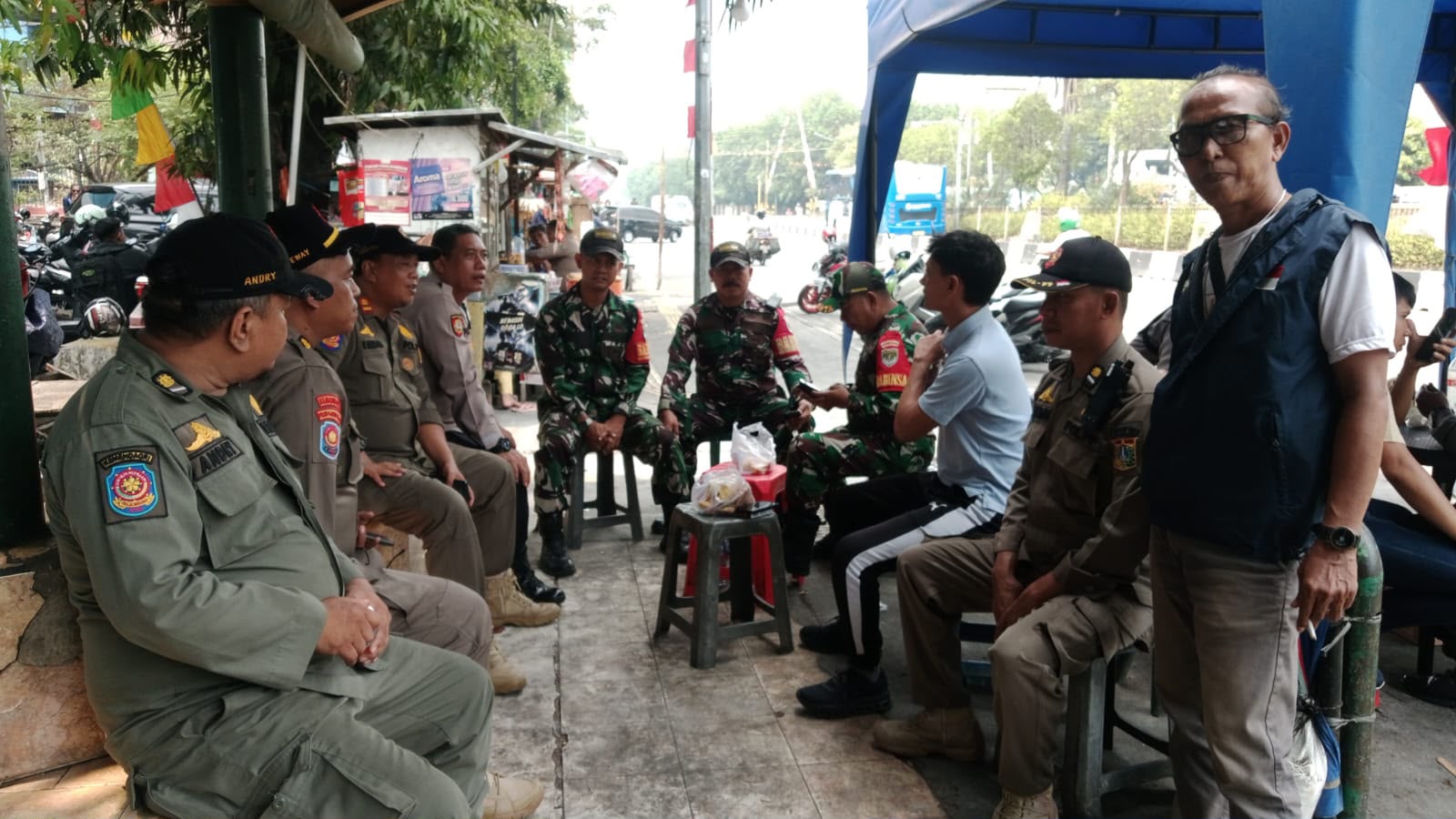Piket Posko Jaga Jakarta di Maspion RW 01 Kelurahan Pademangan Barat 1