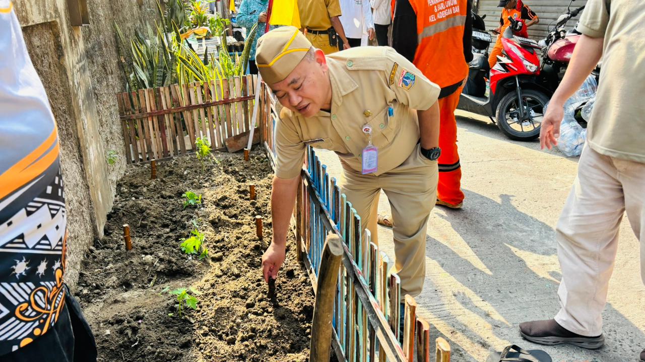 Kegiatan Tanam Serentak diwilayah RW 009. 1