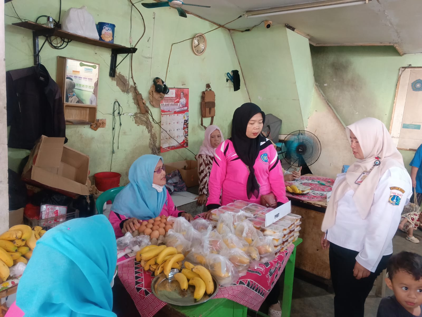 Monitoring Kegiatan Posyandu Balita di RW 004 dan RW 005 Kelurahan Pademangan Barat. 4