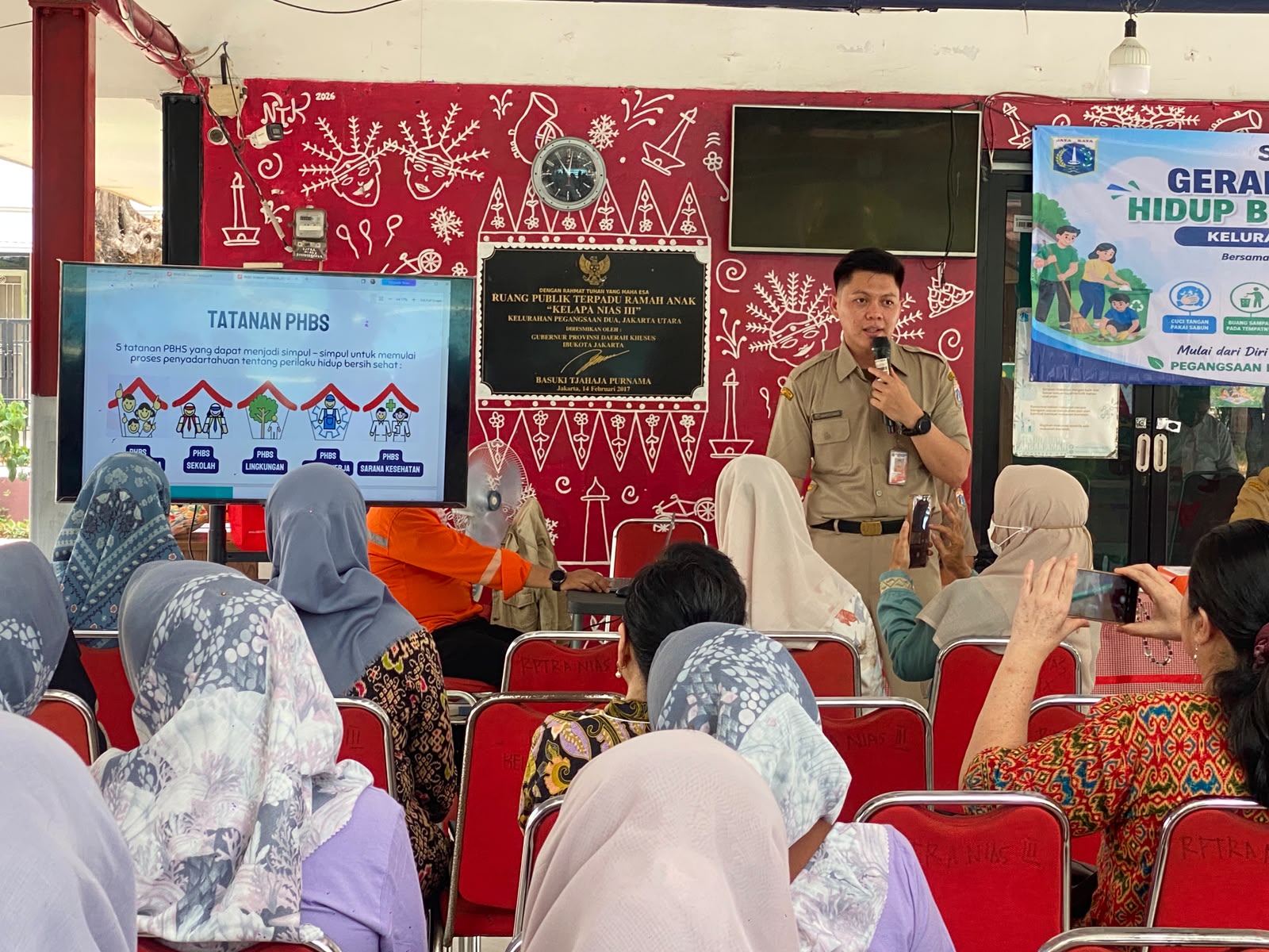 Tingkatkan Kesadaran Hidup Sehat, Kelurahan Pegangsaan Dua Gelar Sosialisasi PHBS di RPTRA Nias 3 2