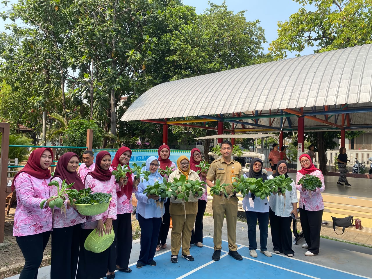 Panen Bersama di Tiga Lokasi, Pegangsaan Dua Perkuat Ketahanan Pangan melalui Urban Farming 6