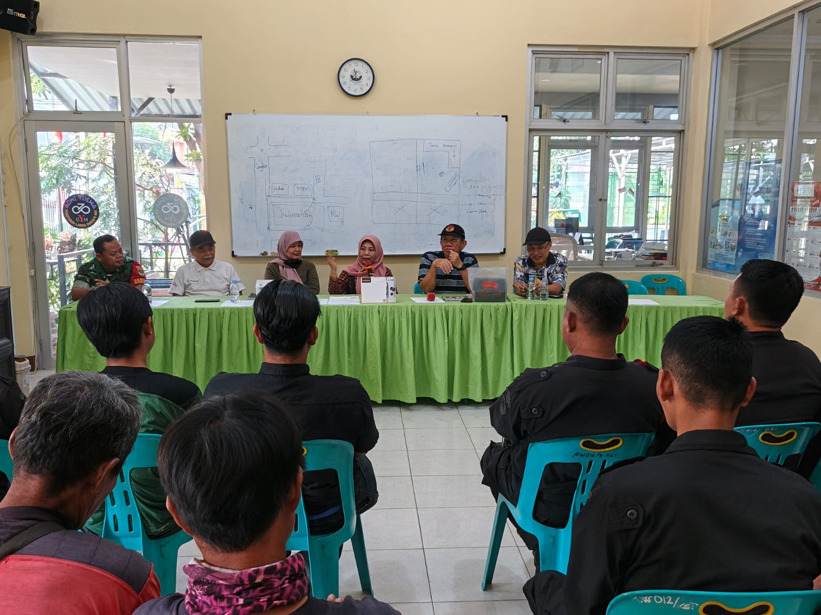 Lurah Kelapa Gading Timur Monitoring Wilayah RW 012, Dorong Pendidikan, Pemilahan Sampah, dan Pemberdayaan UMKM 3