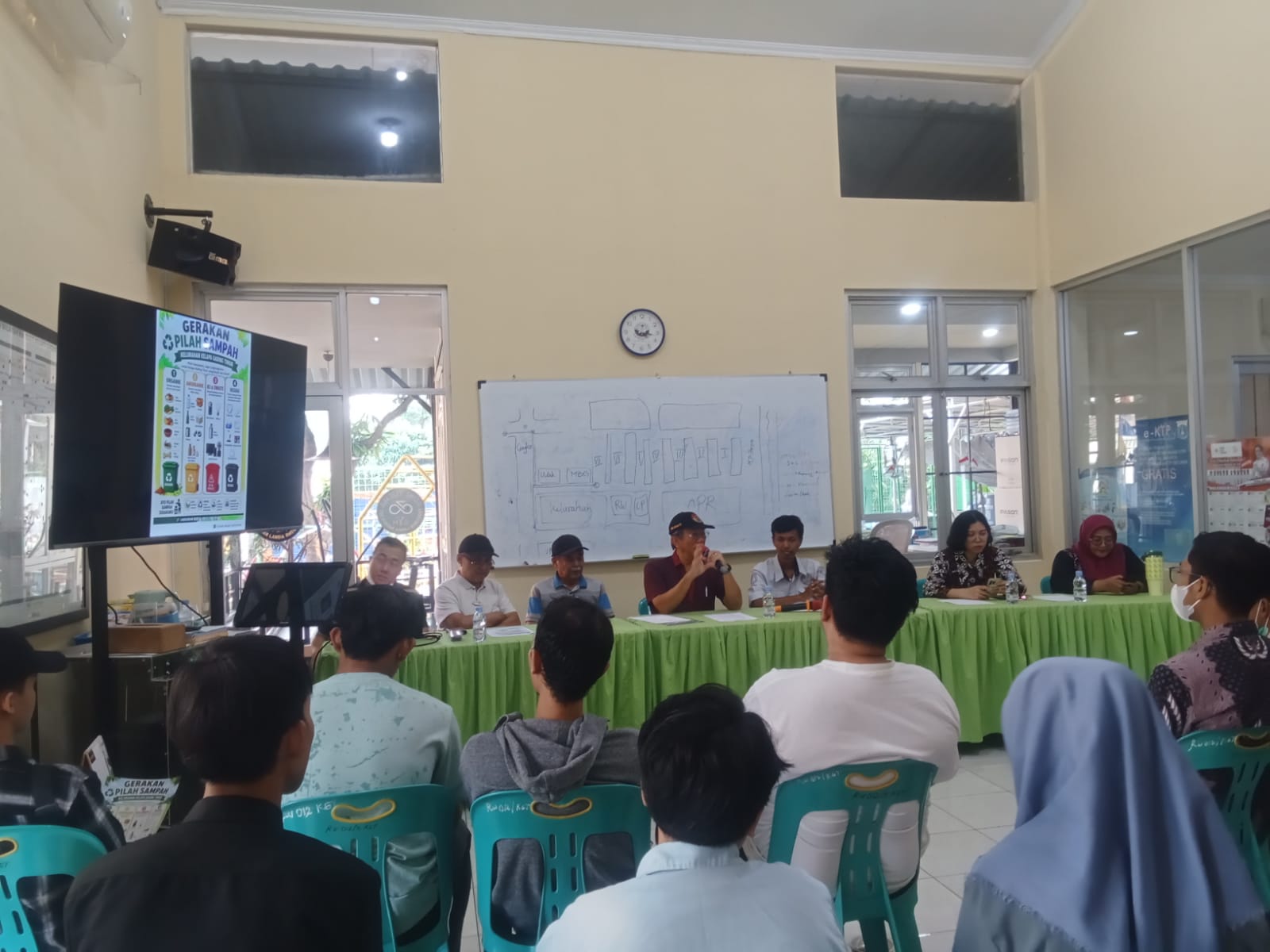 Sosialisasi Pilah Sampah di RW 012 Dorong Peran Aktif Pelaku Usaha Kelola Sampah dari Sumbernya 2
