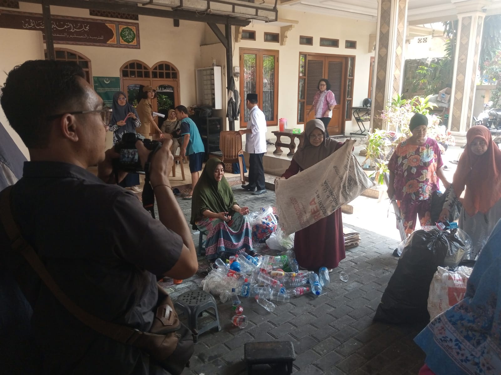 Persiapan JIA 2026, Lurah Kelapa Gading Timur Tinjau Langsung Proses Pengambilan Video Inovasi RW 006 1