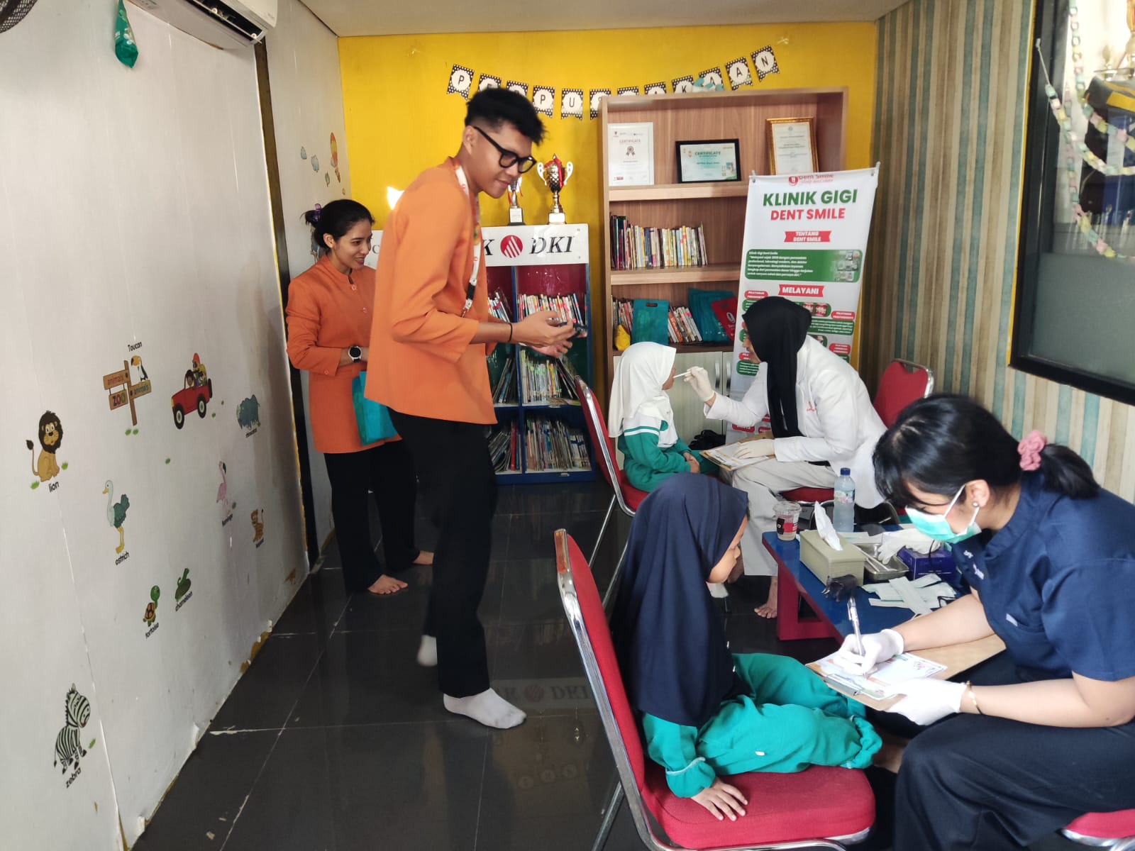 Sekrestaris Kelurahan dan Kasi Kesra Monitoring Posyandu Balita dan Lansia, serta Cek Kesehatan Gratis 5