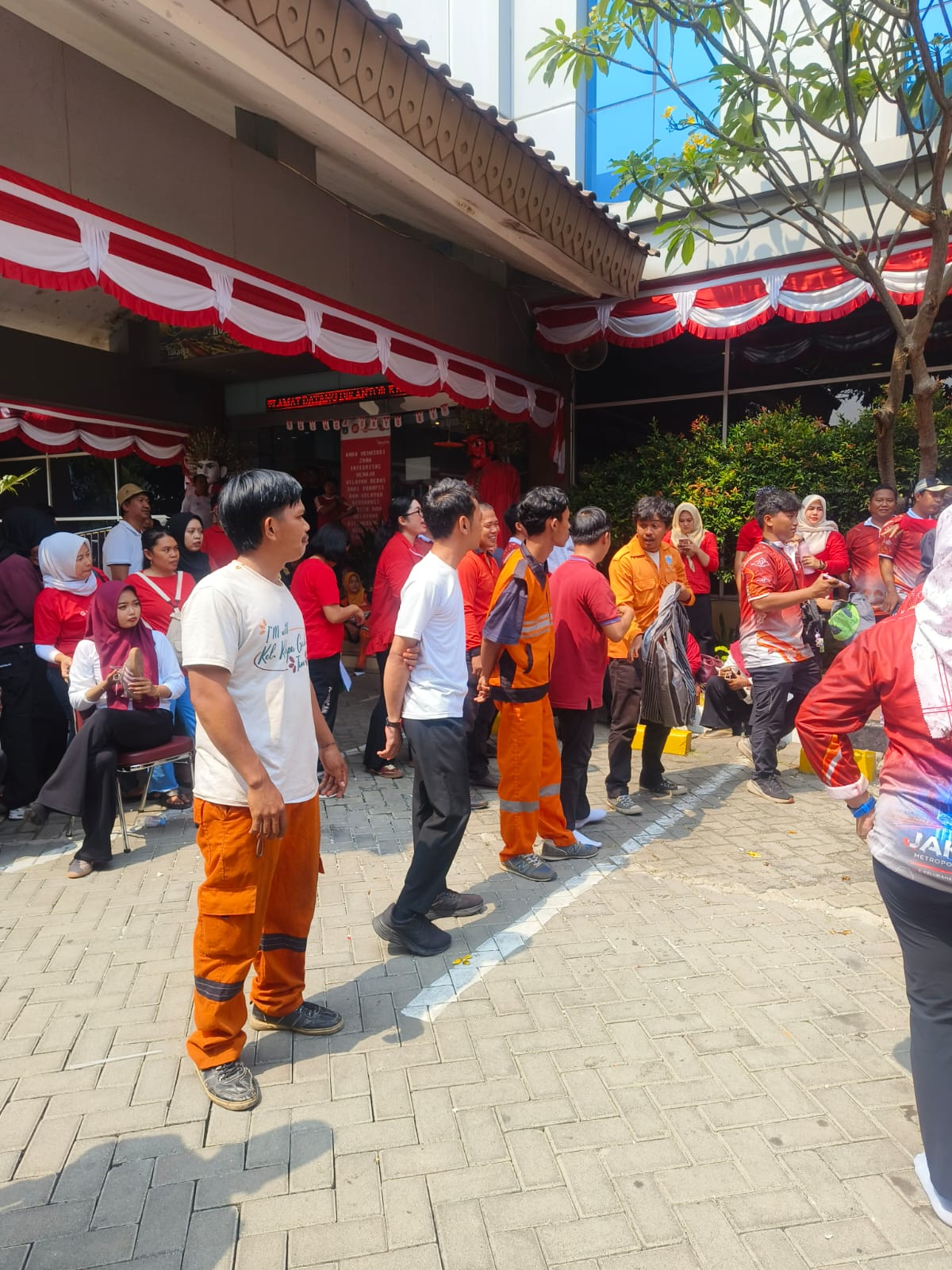 Semarak HUT RI ke-81, Kelurahan Kelapa Gading Timur Ikuti Beragam Lomba Tingkat Kecamatan 4