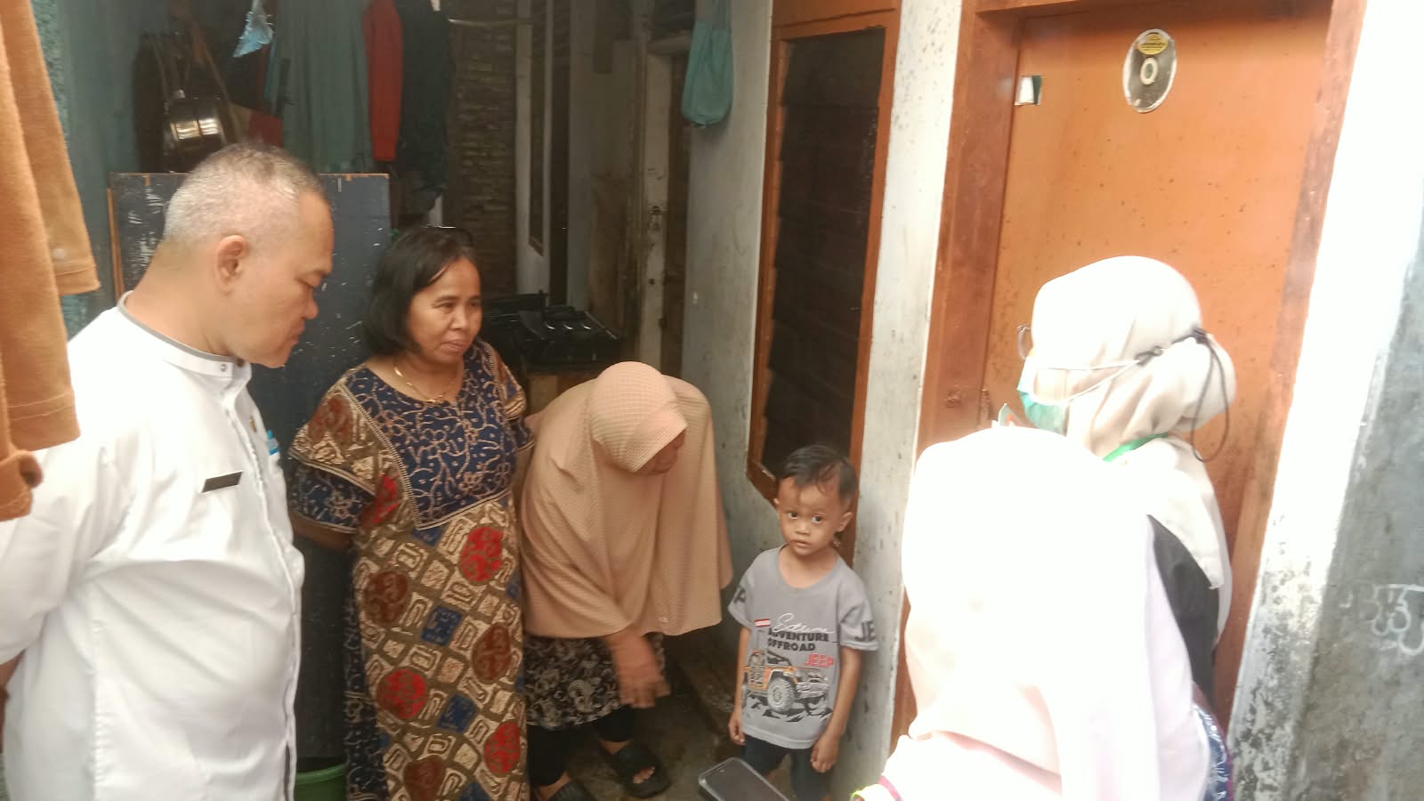 Monitoring Posyandu Balita dan Lansia serta Kunjungan Balita dengan Masalah Gizi di RW 04 1