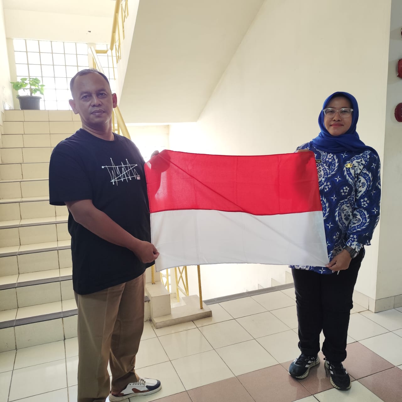 Monitoring Pembagian Bendera Merah Putih dan Penyampaian Surat Himbauan PKB di RW 04, RW 05, dan RW 017 1
