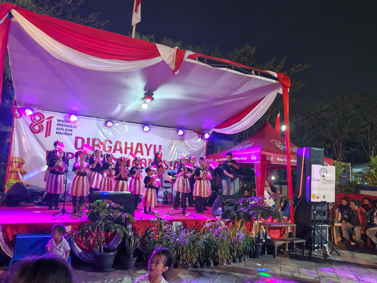 Semarak HUT RI ke-81, Lurah Kelapa Gading Timur Monitoring Ramah Tamah Warga RW 020 4