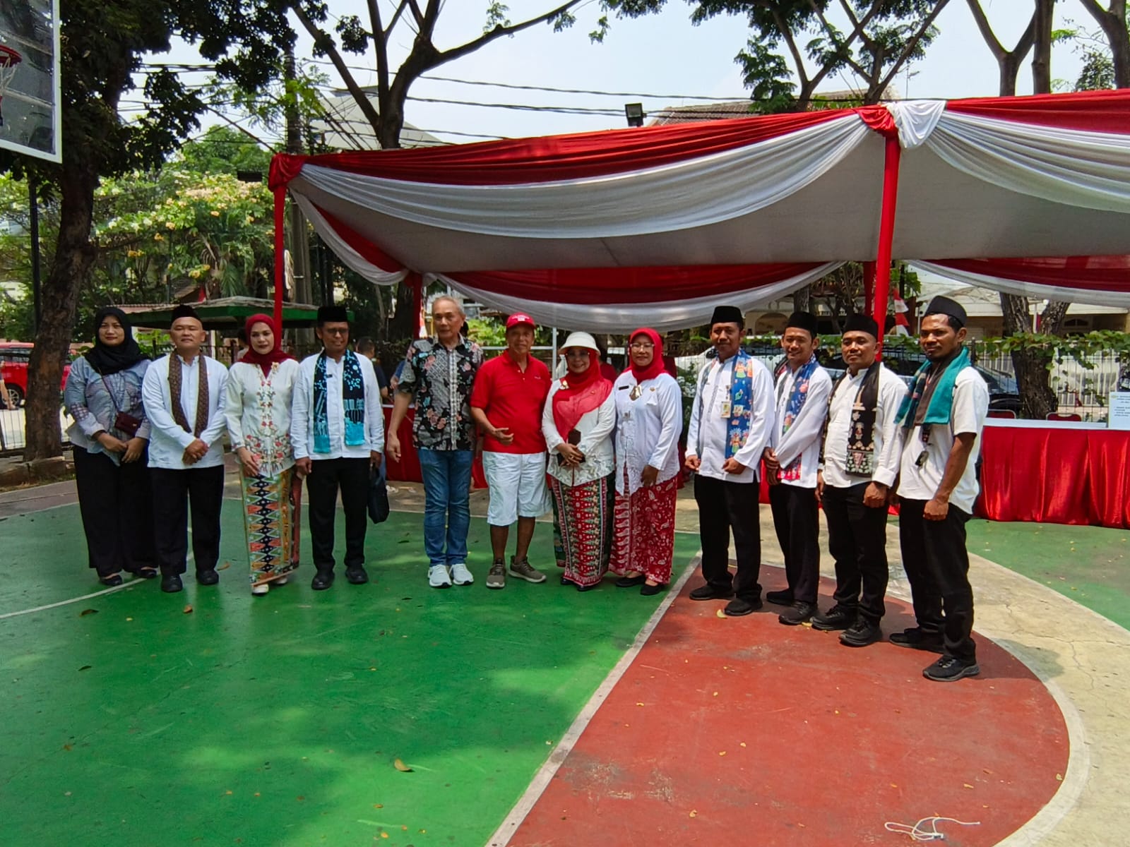 Semarak Kemerdekaan di RW 015, Perayaan HUT RI ke-81 Dimeriahkan Bazar Warga 3