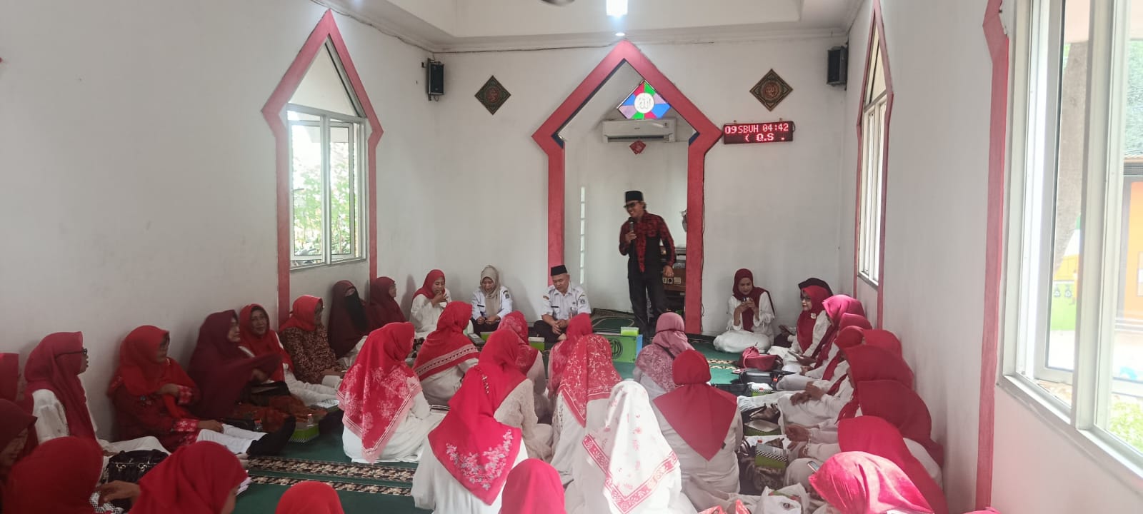 Pengajian Rutin TP PKK Kelurahan Kelapa Gading Timur Perkuat Silaturahmi dan Nilai Keagamaan 2