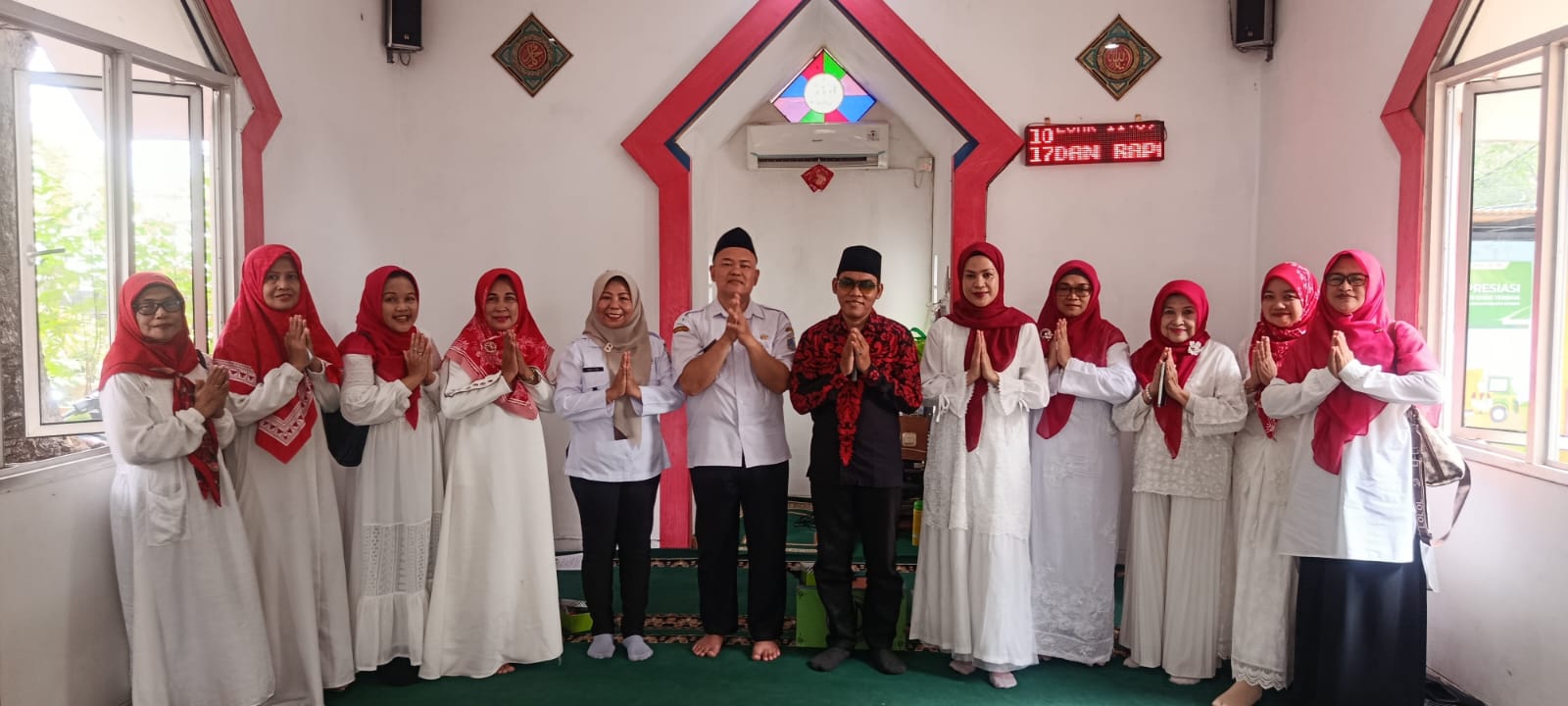Pengajian Rutin TP PKK Kelurahan Kelapa Gading Timur Perkuat Silaturahmi dan Nilai Keagamaan 3