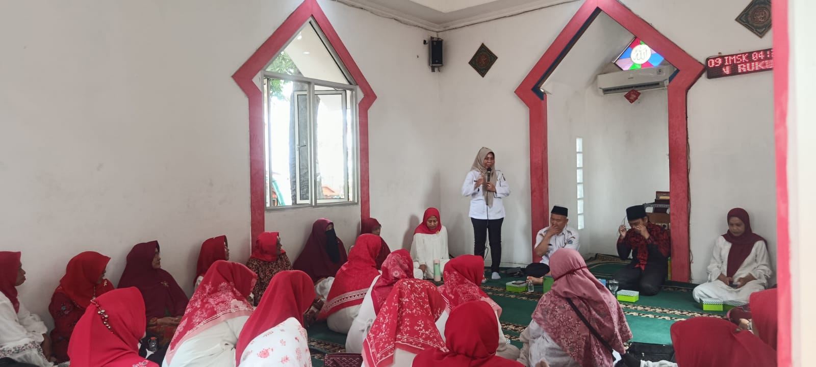 Pengajian Rutin TP PKK Kelurahan Kelapa Gading Timur Perkuat Silaturahmi dan Nilai Keagamaan 6