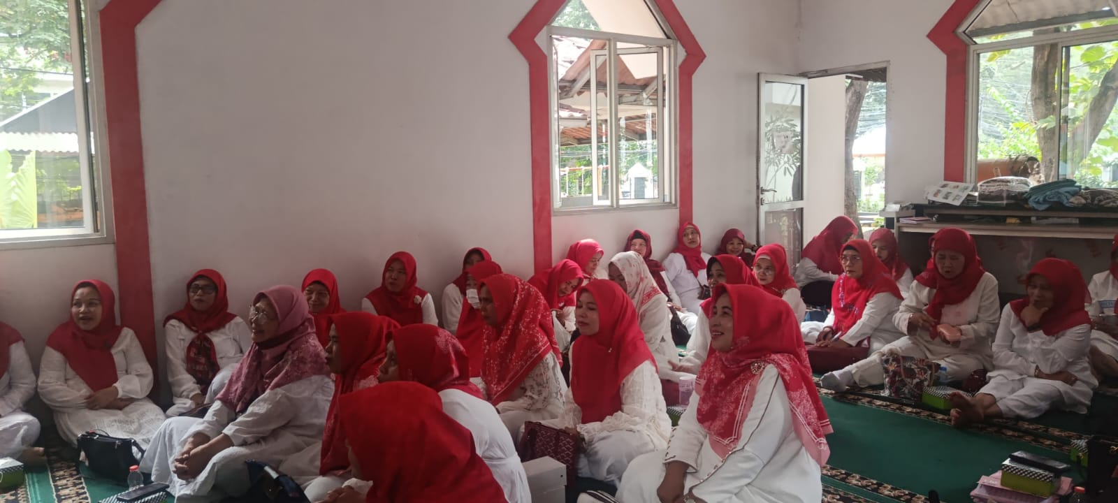 Pengajian Rutin TP PKK Kelurahan Kelapa Gading Timur Perkuat Silaturahmi dan Nilai Keagamaan 1