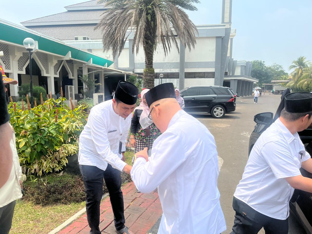 Lurah Kelapa Gading Timur Dampingi Wali Kota Jakarta Utara Hadiri Peringatan Maulid Nabi Muhammad SAW 1448 H 3