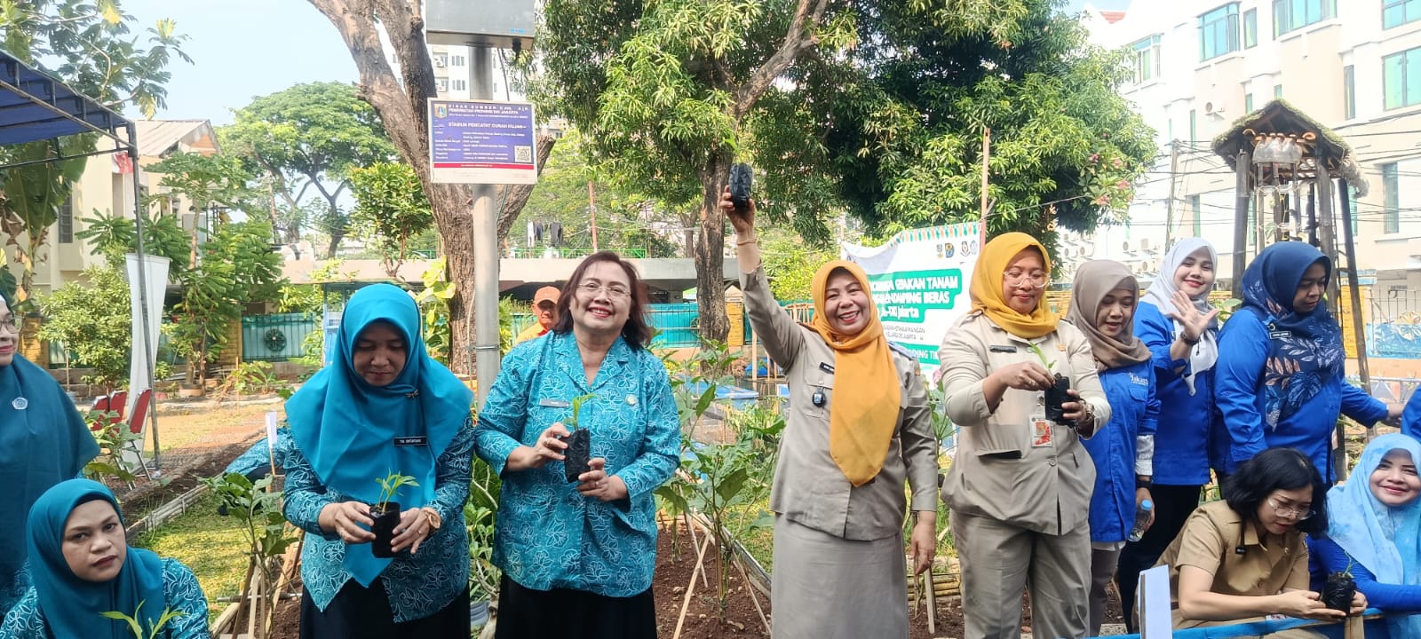 Kelurahan Kelapa Gading Timur Ikuti Pencanangan Gerakan Tanam Serentak Tanaman Pangan Pendamping Beras 3